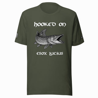 Hooked on Esox lucius (northern pike) – Predator Green Tee